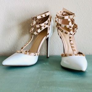 Wild Diva White Pointed Toe Stiletto w/ Gold Studs